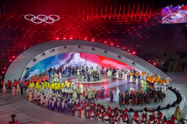 ▲ 22일(현지시간) 이탈리아 베로나 아레나에서 열린 2026 밀라노-코르티나담페초 동계올림픽 폐회식에서 세계 각국 선수들이 입장하고 있다.  연합뉴스