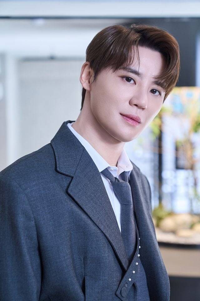뮤지컬 ‘비틀쥬스’에서 악동 유령 ‘비틀쥬스’ 역을 맡은 배우 김준수.  CJ ENM 제공