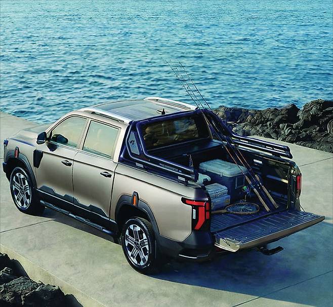 신형 무쏘의 데크는 최대 적재 용량이 1262L에 달한다.   KGM 제공