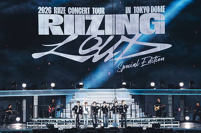 [서울=뉴시스] 라이즈 첫 단독 콘서트 투어 '라이징 라우드(RIIZING LOUD)' 도쿄돔 스페셜 에디션 공연. (사진 = SM엔터테인먼트·田中聖太郎写真事務所 제공) 2026.02.24. photo@newsis.com *재판매 및 DB 금지