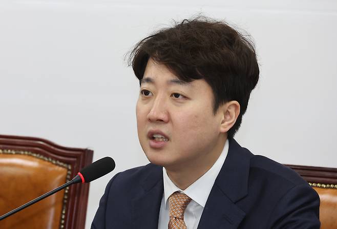 지난 9일 이준석 개혁신당 대표가 서울 여의도 국회에서 열린 최고위원회의에서 발언을 하고 있다. 뉴시스