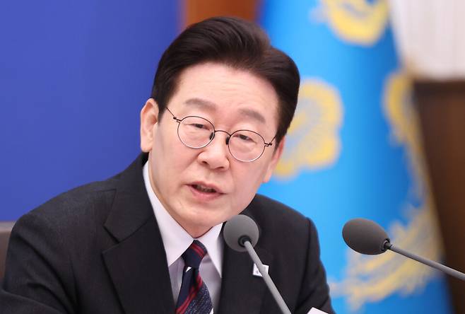 이재명 대통령이 24일 청와대에서 열린 국무회의에서 발언하고 있다. ⓒ연합뉴스