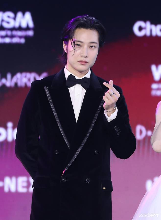 포토타임 갖는 디 어워즈 MC 이종원, 스포츠동아DB