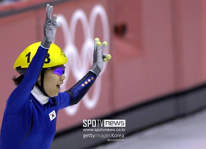 ▲ 2006년 토리노 동계올림픽 3관왕 진선유