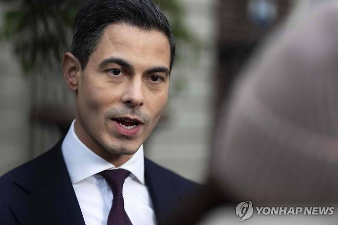 네덜란드의 역대 최연소·첫 공개 성소수자 총리 롭 예턴 [AFP 연합뉴스 자료사진. 재판매 및 DB 금지]