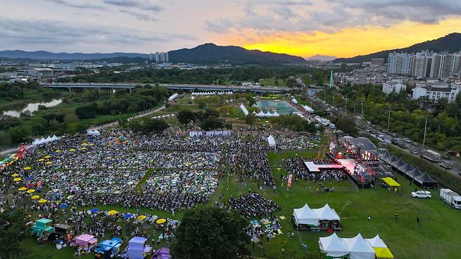 광주광역시 광산구가 지난 2025년 9월 황룡친수공원 일원에서 제3회 광산뮤직온(ON)페스티벌을 개최했다. 광산뮤직온(ON)페스티벌 전경 사진. 광주 광산구 제공