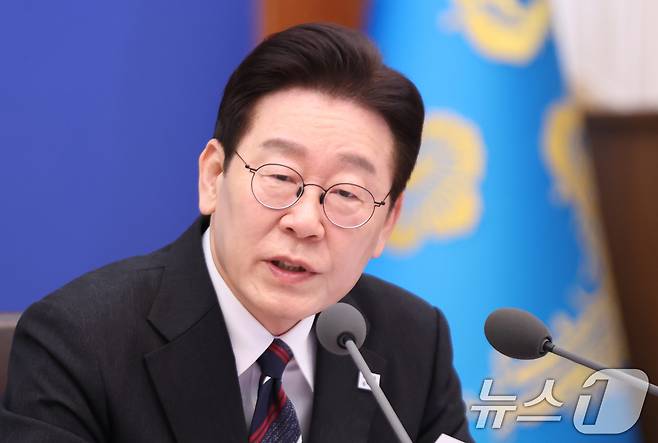 이재명 대통령이 지난 24일 청와대에서 열린 국무회의에서 발언을 하고 있다. 2026.2.24 ⓒ 뉴스1 허경 기자