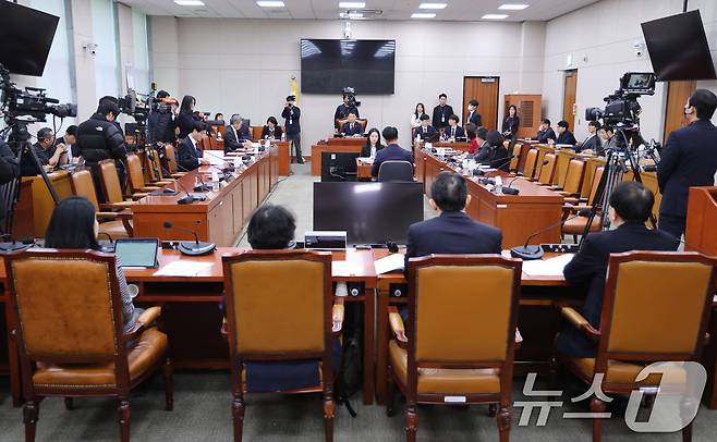 서울 여의도 국회 법제사법위원회 법안심사제1소위원회에서 상법 개정안 관련 공청회가 열리고 있다. 2026.2.13 ⓒ 뉴스1 신웅수 기자