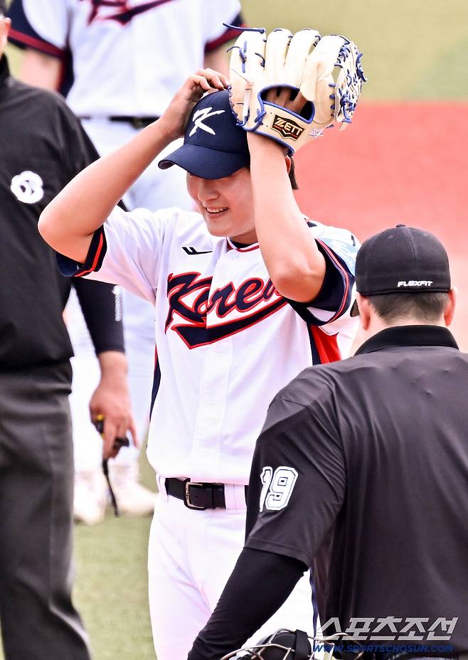 24일 일본 오키나와 가데나 구장에서 열린 야구 대표팀과 KIA 타이거즈의 평가전. 김택연이 숨을 고르고 있다. 오키나와(일본)=박재만 기자 pjm@sportschosun.com/2026.02.24/