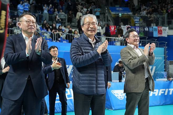 정진완 우리은행장, 임종룡 우리금융그룹 회장, 진성원 우리카드 사장(왼쪽부터) 사진제공=우리카드