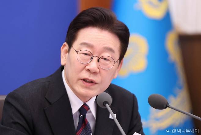 [서울=뉴시스] 최동준 기자 = 이재명 대통령이 24일 청와대에서 열린 국무회의에서 발언하고 있다. 2026.02.24. photocdj@newsis.com /사진=