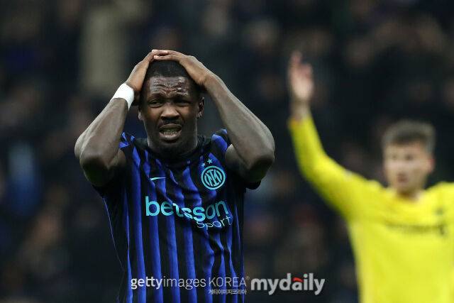 인테르 밀란 공격수 마르쿠스 튀랑이 25일 보되/글림트와 경기에서 기회를 놓친 뒤 괴로워하고 있다. /게티이미지코리아