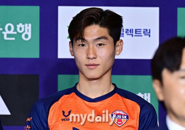 제주 SK FC 김륜성이 25일 서울 서대문구 스위스 그랜드 호텔에서 진행된 하나은행 2026 K리그 개막 미디어데이에 참석했다./스위스그랜드호텔=한혁승 기자