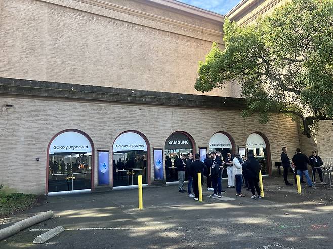 24일(현지시간) 언팩 준비로 한창인 미국 샌프란시스코 ‘팰리스 오브 파인 아트’ 전경.  박혜림 기자