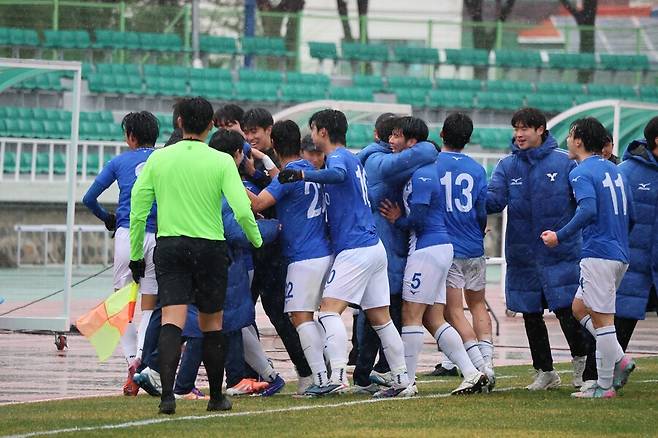 ▲ 춘계대학연맹전 한산대첩기에서 우승한 연세대. ⓒ한국대학축구연맹