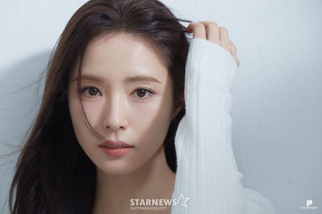 영화 '휴민트'(감독 류승완)의 주연배우 신세경이 9일 진행된 라운드 인터뷰를 위해 포즈를 취하고 있다. /사진제공= 더프레젠트컴퍼니 2026.02.09 /사진=이동훈 photoguy@