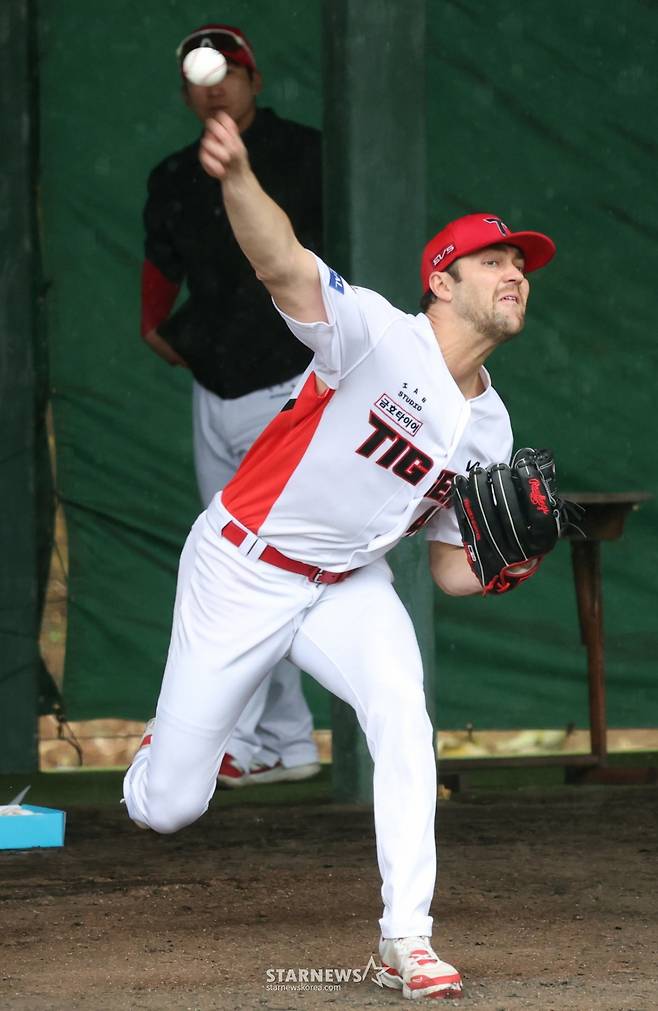 [B하인드★] 챔필 에이스 네일의 위력적인 불펜 피칭 31구 '스위퍼, 커터 레벨업! 형우-찬호 붙어보자'