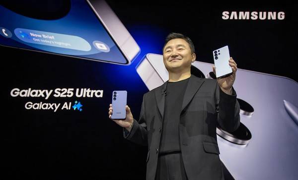 22일(현지시간) 미국 새너제이에 위치한 SAP센터에서 개최된 \'갤럭시 언팩 2025(Galaxy Unpacked 2025)\' 행사에서 삼성전자 MX사업부장 노태문 사장이 진정한 AI폰 \'갤럭시 S25 시리즈\'를 공개하고 있다. 사진=삼성전자