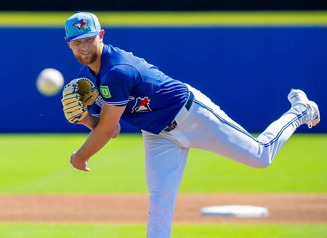 Toronto Blue Jays starting pitcher Eric Lauer throws a warmup pitch before a spring training baseball game against the Philadelphia Phillies in Dunedin, Fla., Saturday, Feb. 21, 2026. (Frank Gunn/The Canadian Press via AP) MANDATORY CREDIT







<저작권자(c) 연합뉴스, 무단 전재-재배포, AI 학습 및 활용 금지>