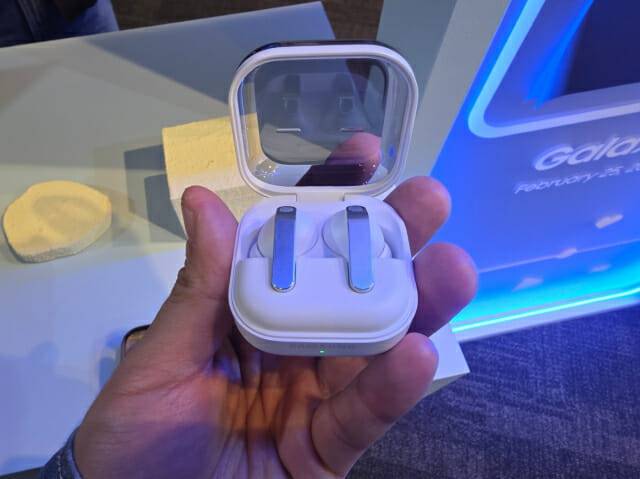 갤럭시버즈4 프로.(사진=전화평 기자)