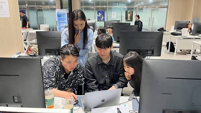 지난해 열린 부천판타스틱영화제 AI 영상 교육과정 강의에 참여한 학생들. [사진 부천국제판타스틱영화제]