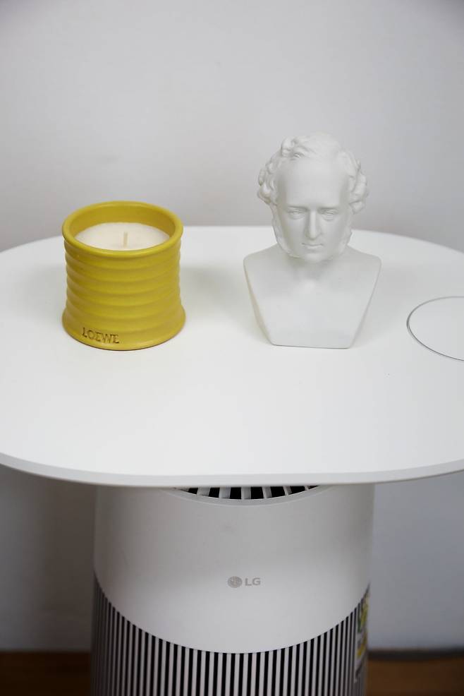 서울 신촌 연세대 음대 내 임지영 교수의 연구실에 있는 감각적인 소품들. @arte. Photo by 문덕관