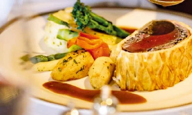 큐나드 크루즈에서 제공되는 다이닝 메뉴. /큐나드 홈페이지