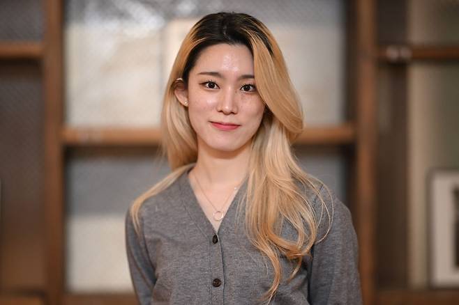 퍼커셔니스트 공성연이 최근 서울 마포구의 한 카페에서 국민일보와 인터뷰하고 있다. 공성연은  3월 10일 예술의전당에서 최근 활동을 압축적으로 보여주는 리사이틀을 연다.    윤웅 기자