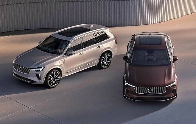 볼보 얼굴인 XC90(왼쪽)과 S90 [사진제공=볼보]