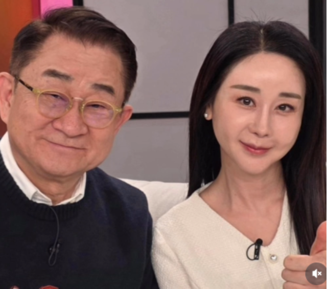 함소원이 데뷔 초 사진을 공개하며 현재 사업가이자 워킹맘으로 지내고 있는 근황을 전했다.사진=함소원 sns