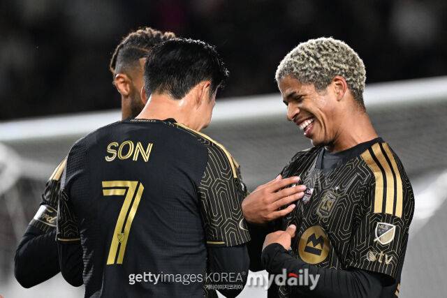 손흥민과 다비드 마르티네스/게티이미지코리아