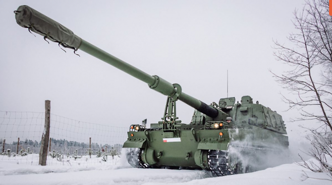 폴란드에서 운용하는 한국산 K9 자주포 실제 모습. 폴란드 국영 방송사인 TVP 제공