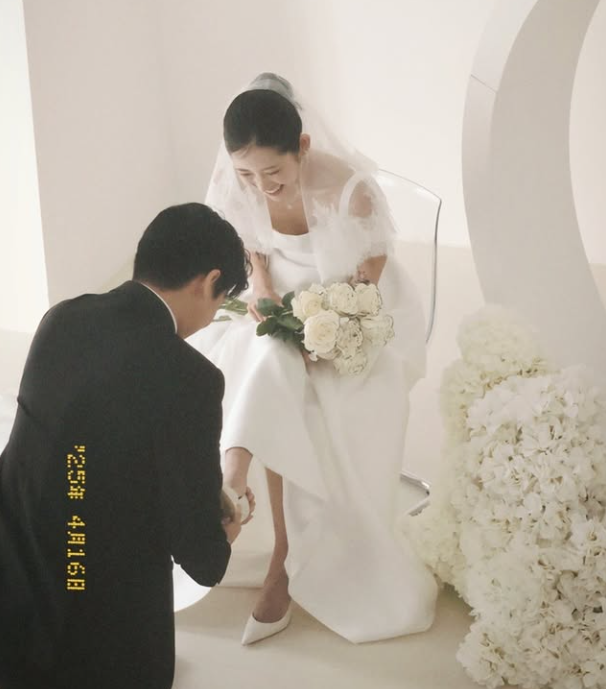 최준희는 최근 11세 연상의 일반인 남자친구와 오는 5월 16일 서울 강남의 한 호텔에서 백년가약을 맺는다고 직접 발표했다. /최준희 소셜미디어