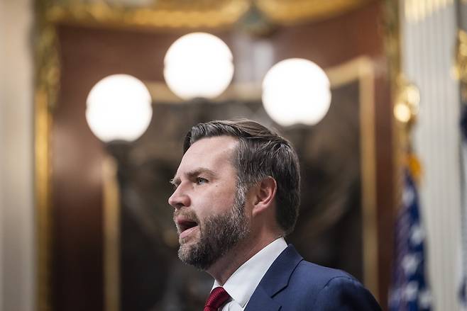 JD밴스 미국 부통령이 워싱턴DC에서 메디케이드(의료보험) 납세자 자금 지원 프로그램 사기 근절 계획을 발표하고 있다. [EPA]