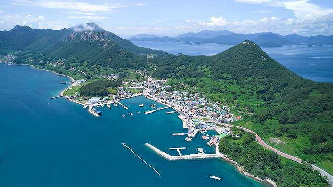 ‘2026 씨-너지(Sea-nergy) 섬-기업 상생 관광 프로젝트’ 공모에 선정된 사량도 [경남도 제공]