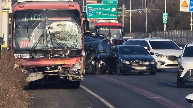 27일 김포한강로 연쇄추돌 사고 현장 모습. 독자 제공