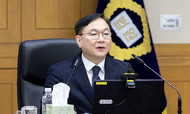 박영재 법원행정처장이 지난 25일 서울 서초구 대법원에서 열린 전국법원장회의에서 발언하고 있다. 연합뉴스