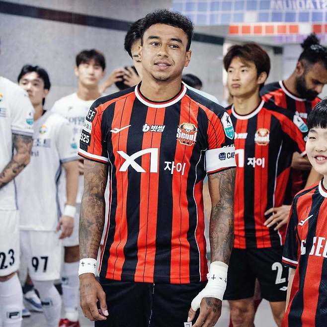글로벌 스포츠 매체 ESPN은 27일(한국시간) “브라질 코린치안스가 제시 린가드 영입 협상을 상당 부분 진전시켰으며, 수 시간 내 계약 관련 절차를 마무리하기 위해 작업 중”이라고 보도했다. 사진출처|제시 린가드 인스타그램