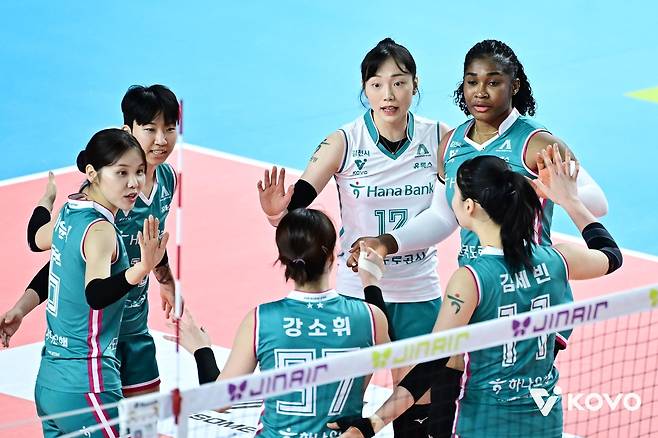 득점 후 기뻐하는 한국도로공사 선수들 [한국배구연맹 제공. 재판매 및 DB 금지]