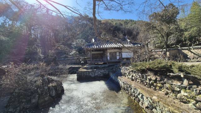 아래채 한서암.