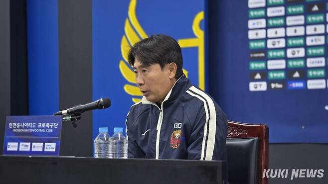 김기동 FC서울 감독이 28일 오후 2시 인천축구전용경기장에서 열린 ‘하나은행 K리그1 2026’ 개막전 인천 유나이티드와 원정경기에서 2-1로 승리한 뒤 기자회견에 임하고 있다. 김영건 기자