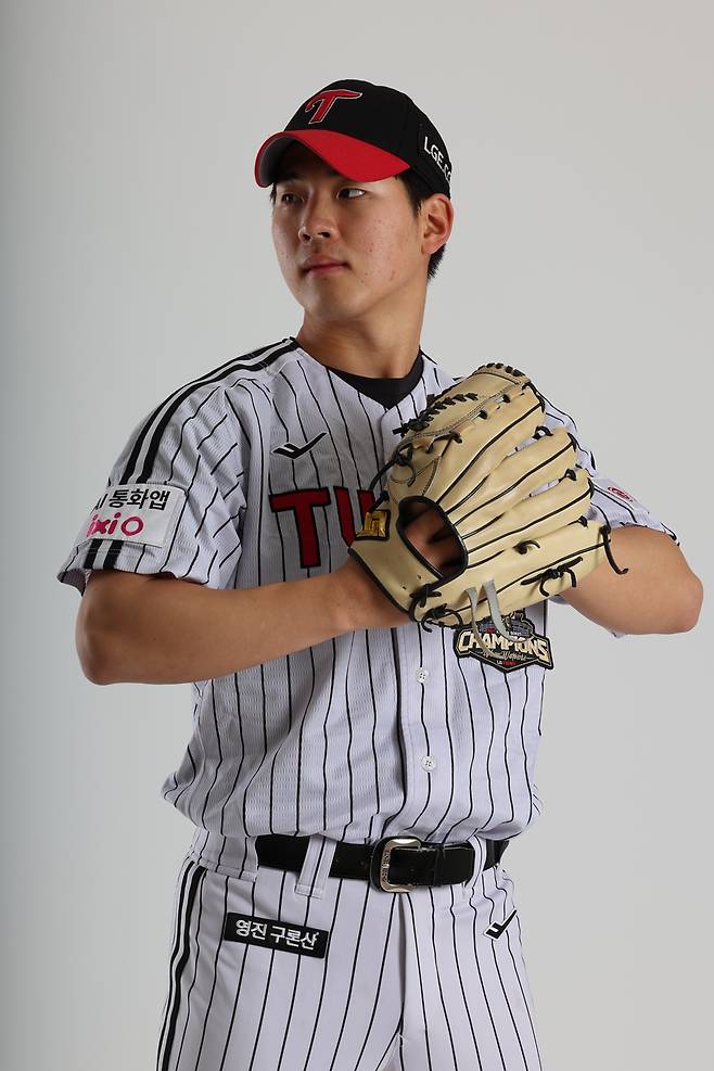 ▲ LG 왼손투수 조건희는 2021년 드래프트 3라운드 지명을 받고 LG 유니폼을 입었다. 아직 1군 기록은 없고, 1군 등록 경력조차 없는 '무명 선수'다. 하지만 2026년 1군 애리조나 스프링캠프에 동행한 뒤 2차 캠프지인 일본 오키나와까지 함께 한다. ⓒ LG 트윈스