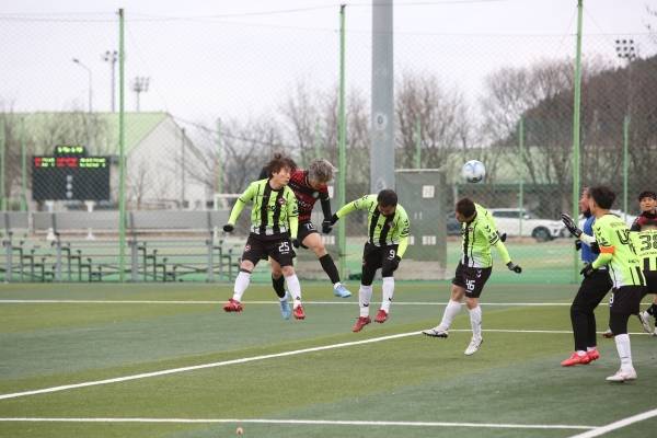 흑룡클럽과 포항유나이티드의 결승전 경기 광경.