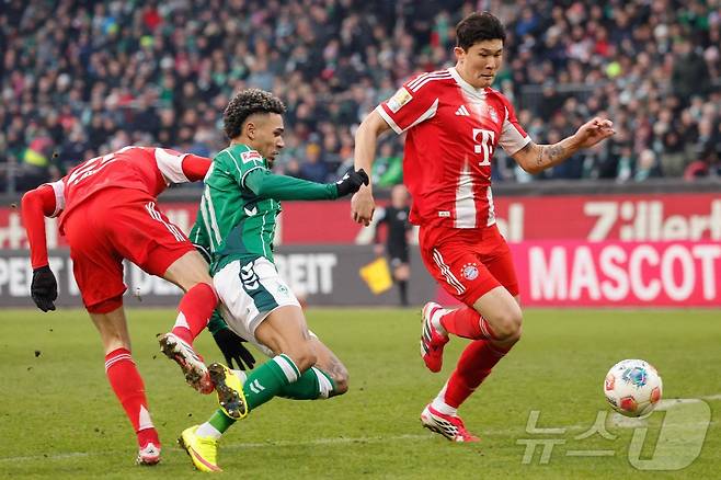바이에른 뮌헨의 김민재(오른쪽) ⓒ AFP=뉴스1