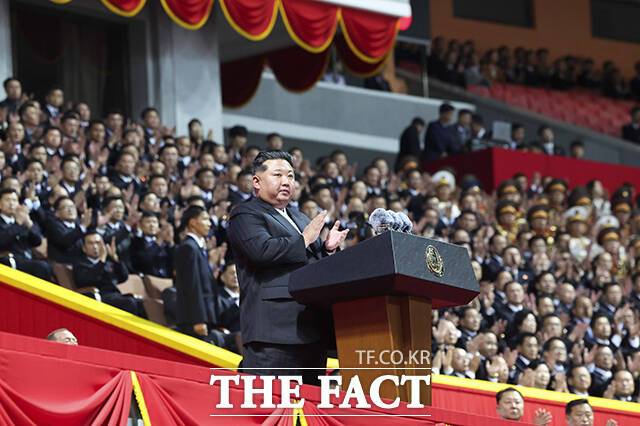 북한은 1일 외무성 대변인 담화를 통해 미국·이스라엘의 이란 공습을 "가장 추악한 형태의 주권 침해"라고 비난했다. 다만 도널드 트럼프 미국 대통령을 직접 겨냥하지는 않았다. /신화. 뉴시스