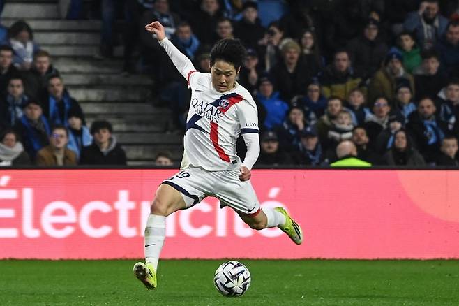 귀중한 1도움을 올리며 소속팀 파리 생제르맹(PSG)에 승리를 선물한 이강인. AFP 연합뉴스