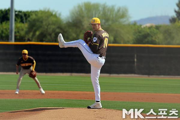 이날 NC 타선은 워커 뷸러를 상대했다. 사진(美 피오리아)= 김재호 특파원