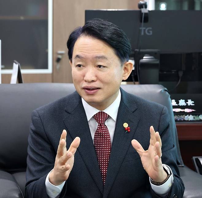 김찬진 인천 동구청장은 최근 헤럴드경제와 인터뷰에서 “7월 새로 신설되는 제물포구 출범을 계기로 침체된 원도심 활성화에 원동력이 되길 바란다”고 밝혔다. [동구 제공]