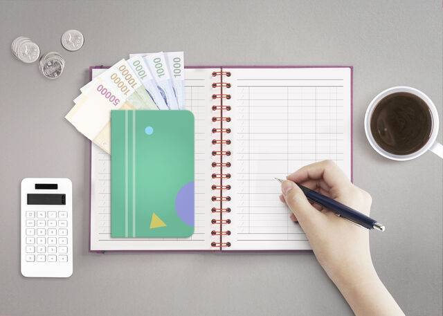 가계부로 소비의 흐름과 패턴을 파악하고 고정비부터 점검해 지출 구조를 바꾸는 것이 중요하다. 클립아트코리아