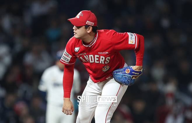 ▲ 올해 1군 캠프에 가지 못한 서진용은 조바심보다는 침착하게 시즌을 길게 내다보고 있다 ⓒ곽혜미 기자